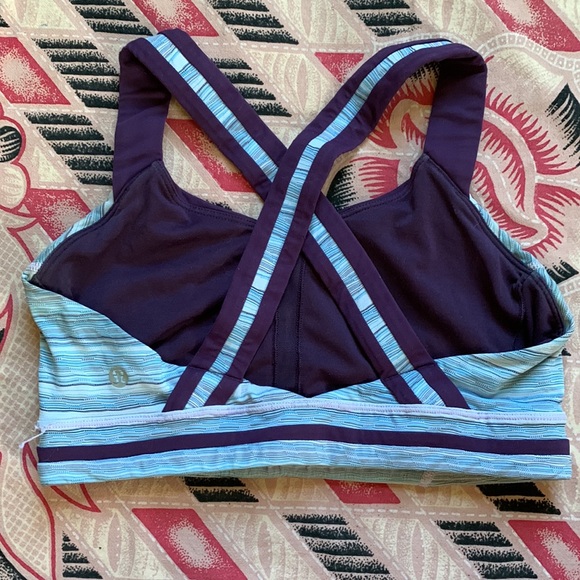 Lulu lemon sports bra - Picture 2 of 3